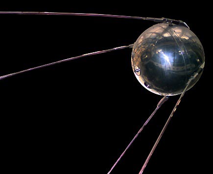 Нажмите для увеличения. Первый в мире искусственный спутник Земли (1957). Фото с сайта school101.roovr.ru