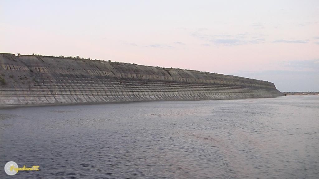 Берег Цимлянского водохранилища Берег Цимлянского водохранилища