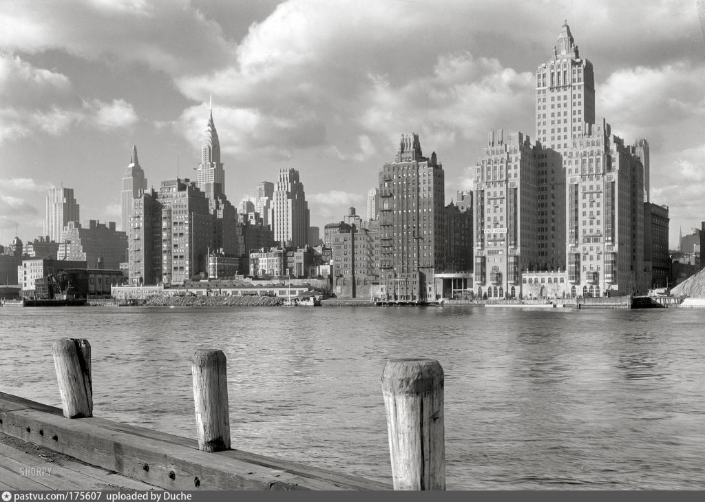 Нажмите для увеличения. Нью-Йорк порт в 1920-ые. Фото сайта: https://pastvu.com/_p/a/g/k/3/gk3kjoa5zpgkllfikw.jpg 